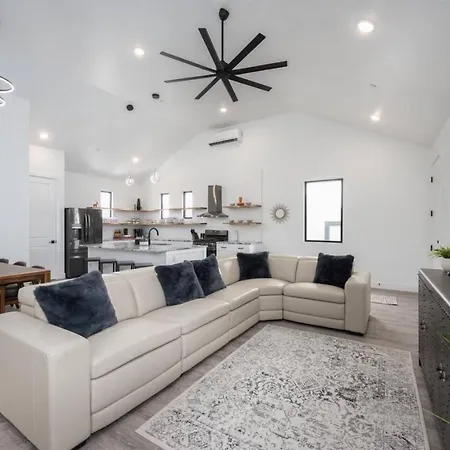 Oasis Palms Bungalow